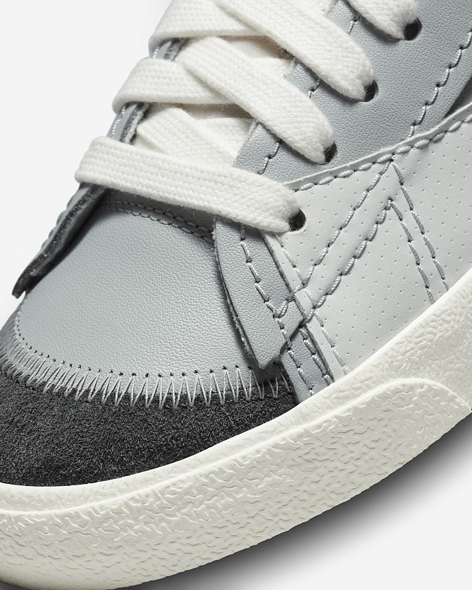 Кроссовки Nike Blazer Low '77 Jumbo SE Light Smoke Grey/Photon Dust/Anthracite/Sail
